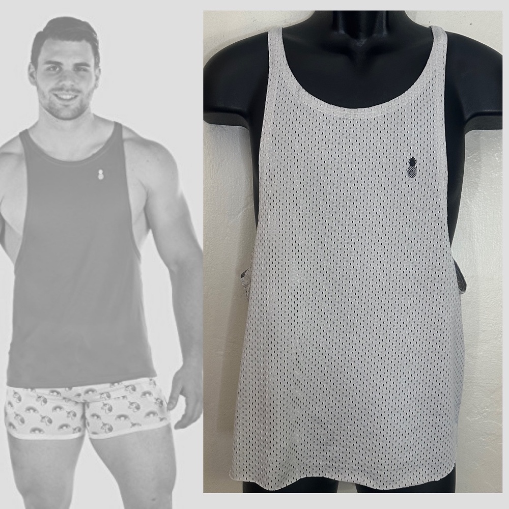 JJ Malibu Off White Mesh Tank Top Small Gently worn 90% polyester / 10% spandex